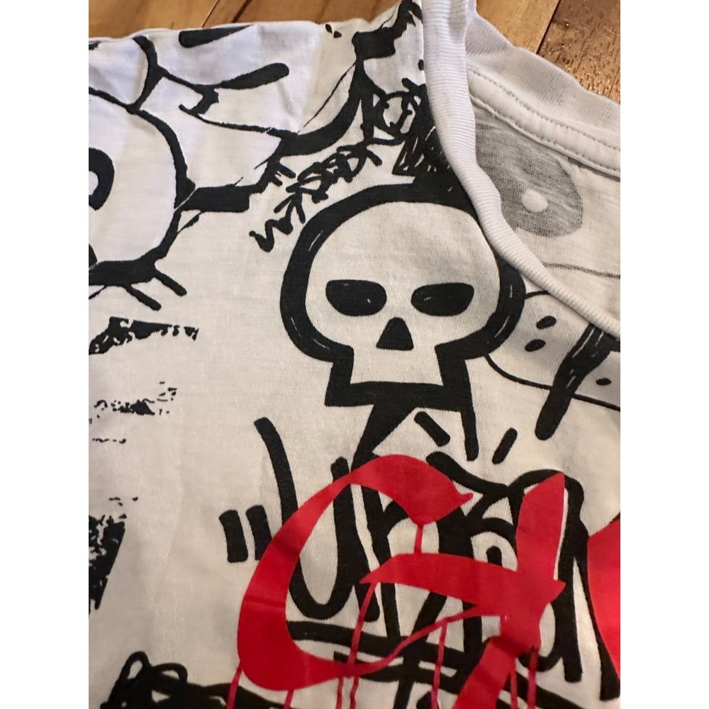 Guess Graphic Tee – Size S –‎ "Rock On/Graffiti" Style - Picture 3 of 12